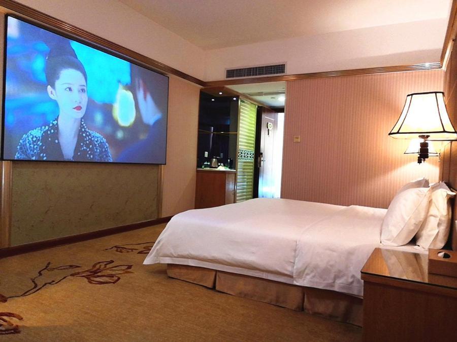 Vienna Hotel Zhanjiang Coast Avenue Exterior foto