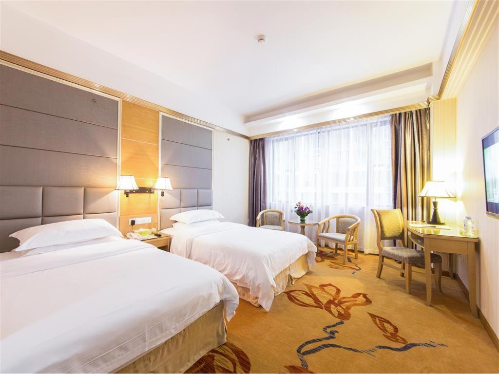 Vienna Hotel Zhanjiang Coast Avenue Exterior foto